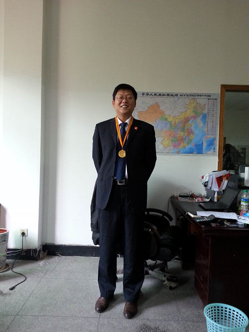 責任 擔當 奉獻—記集團2013年度勞動模范、和力藥業品牌拓展部部長張朝輝