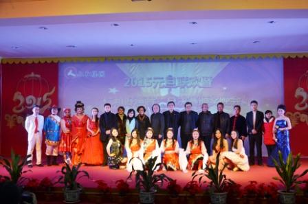 1419994045567044241.jpg 仁和集團(tuán)2015年元旦聯(lián)歡暨仁和好聲音總決賽晚會(huì)舉行 (1)_副本.jpg