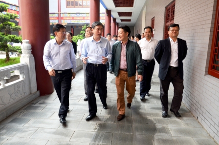 1431497749439005450.jpg 江西省政協(xié)主席黃躍金視察仁和集團(tuán) (1).jpg