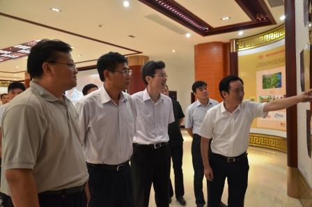 1475107763153054395.jpg 張小平市長(zhǎng)視察仁和集團(tuán) (1).jpg