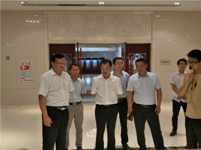 1526541383911032228.jpg 宜春市委常委、副市長李興輝視察仁和集團.jpg